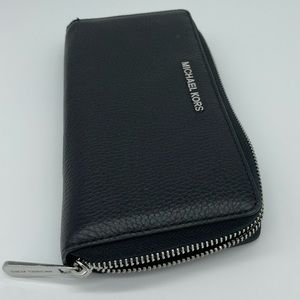 Michael Kors Wallet Wristlet